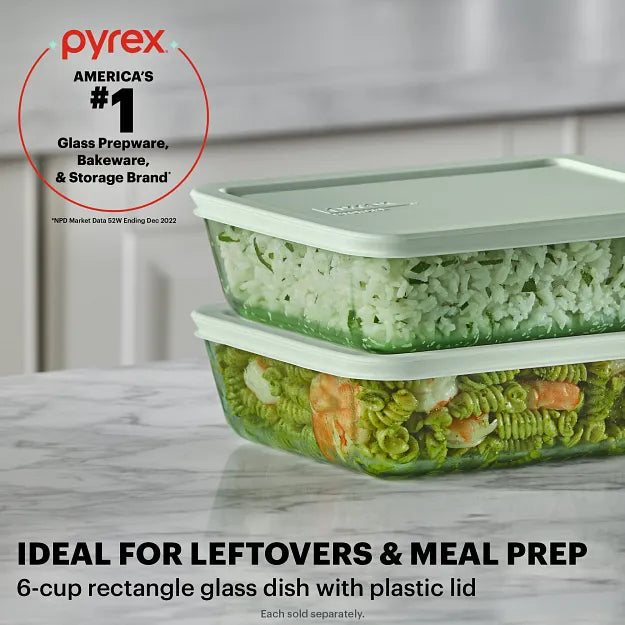 Pyrex Simply Store Tinted 6-cup Rectangle Storage with Green Plastic Lid - Image 2