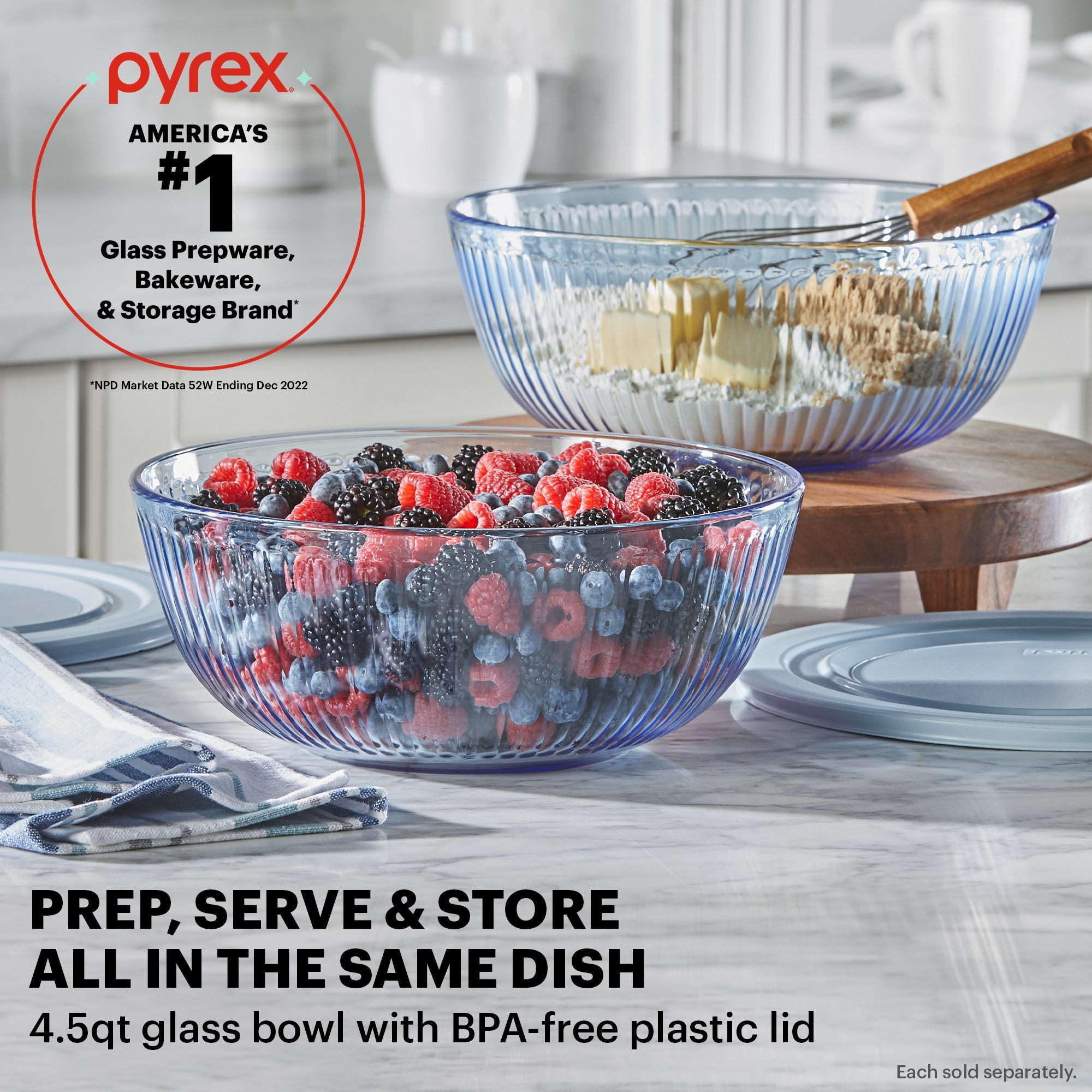 Pyrex Colors Sculpted Tinted 4.5-quart Mixing Bowl with Lid. Blue - Image 2